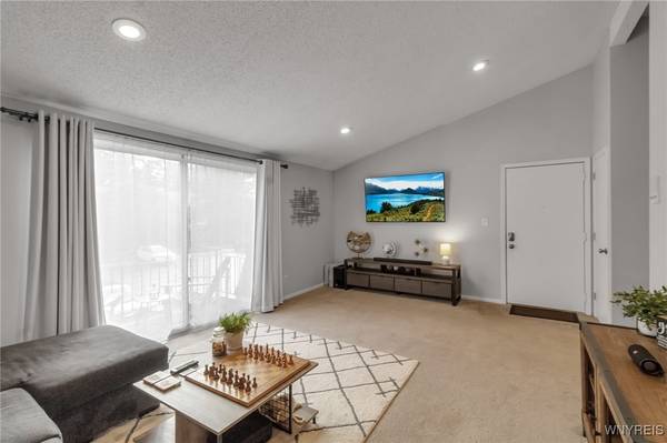 Getzville, NY 14068,104 Foxberry DR