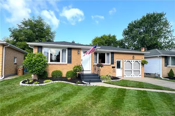 78 Theresa DR, Buffalo, NY 14227