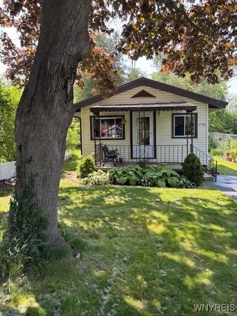 6738 Hamilton DR, Derby, NY 14047