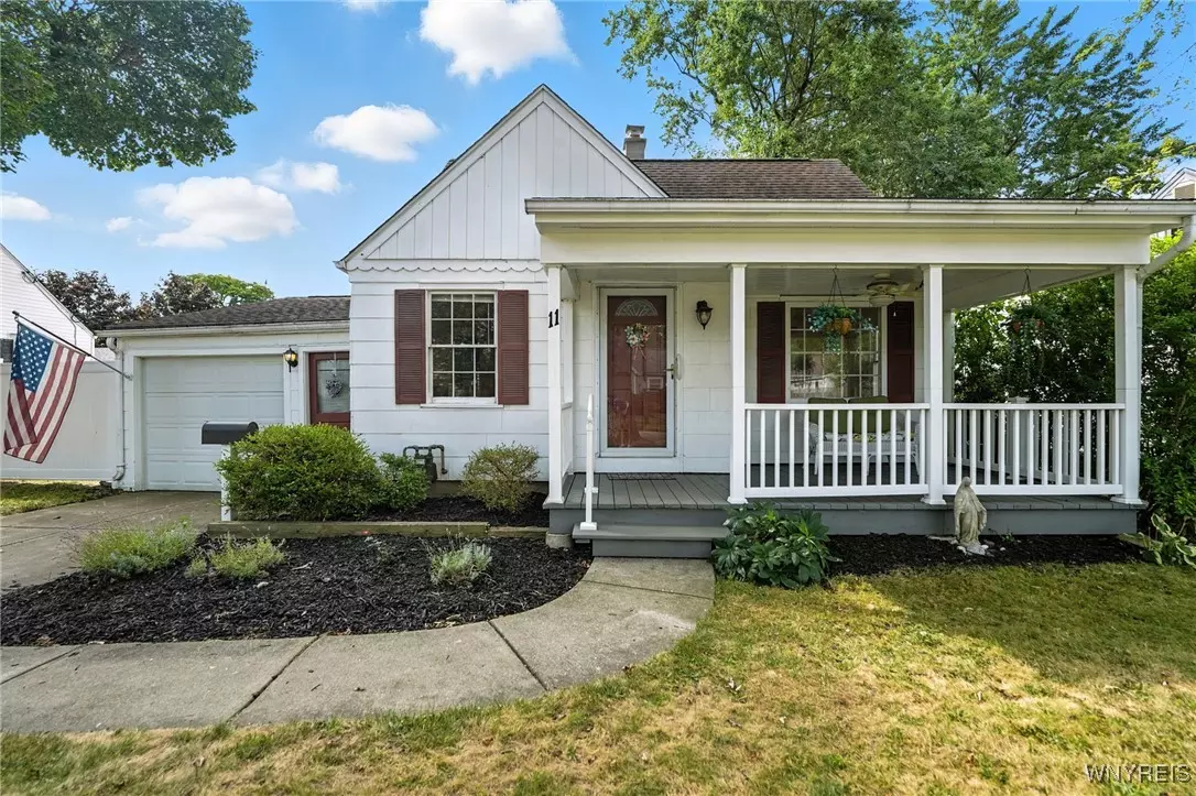 Cheektowaga, NY 14225,11 Cloverdale RD