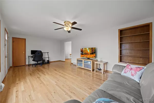 Hamburg, NY 14219,4324 Salem DR