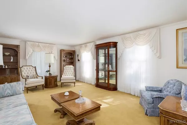 Orchard Park, NY 14127,53 Knob Hill RD