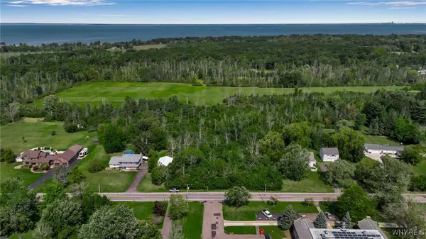 Derby, NY 14047,986 Sturgeon Point RD