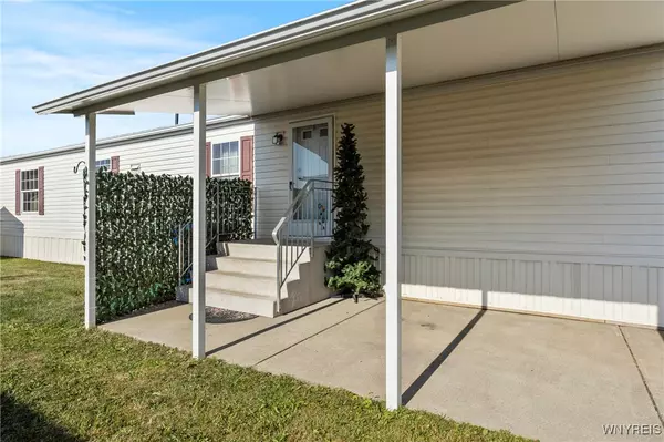 Lockport, NY 14094,865 birchwood AVE