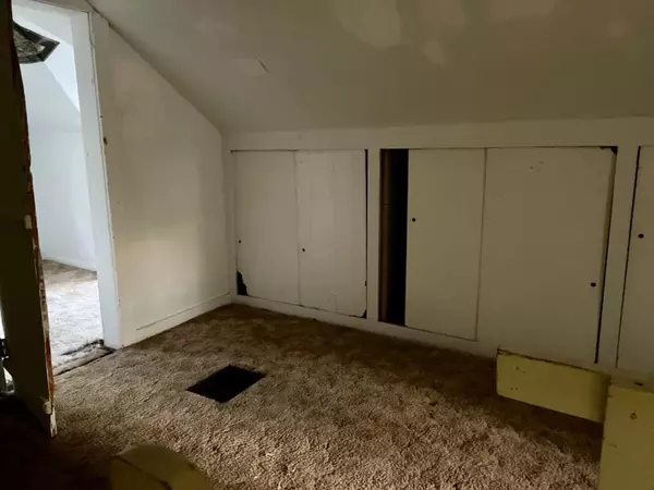 Lansing, NY,90 Ridge RD
