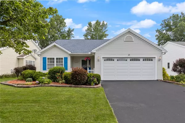 21 College Greene DR, North Chili, NY 14514