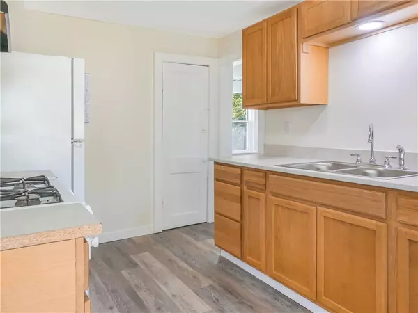 Ithaca, NY 14850,438 & 442 Floral AVE