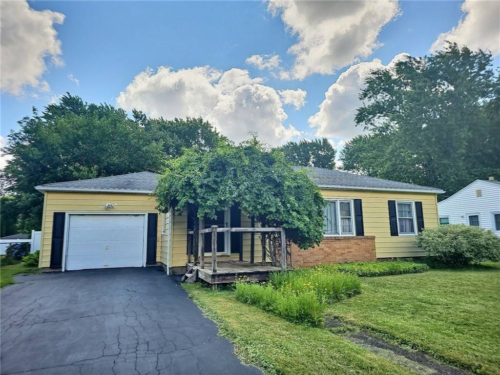 122 Saint Rita Dr, Gates, NY 14606