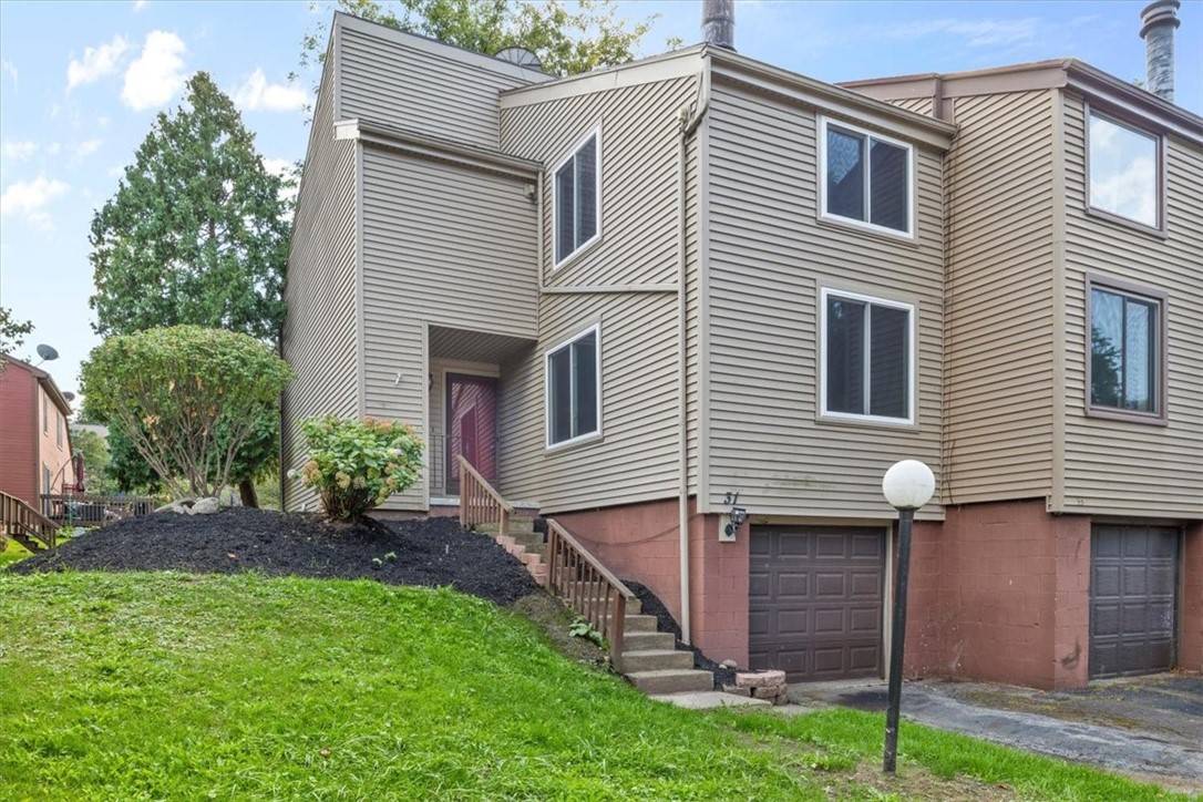 31 Tilegate Glen, Fairport, NY 14450