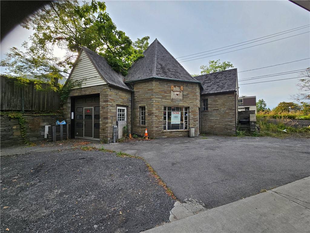 Ithaca, NY 14850,601 Dryden RD