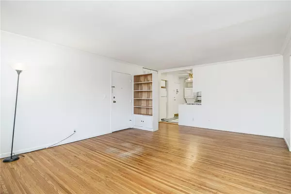 Brighton, NY 14610,2458 East AVE #F