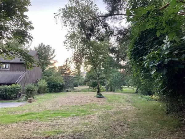 Canandaigua, NY 14424,23 Andrews WAY