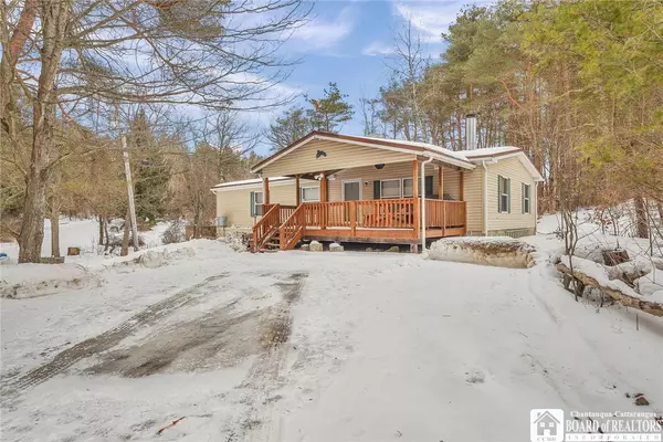 954 Lyndon RD, Franklinville, NY 14737