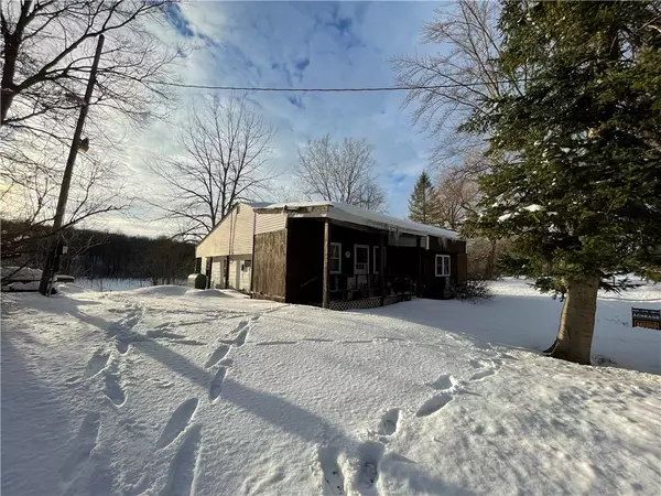 5849 Spring Green RD, Wolcott, NY 14590