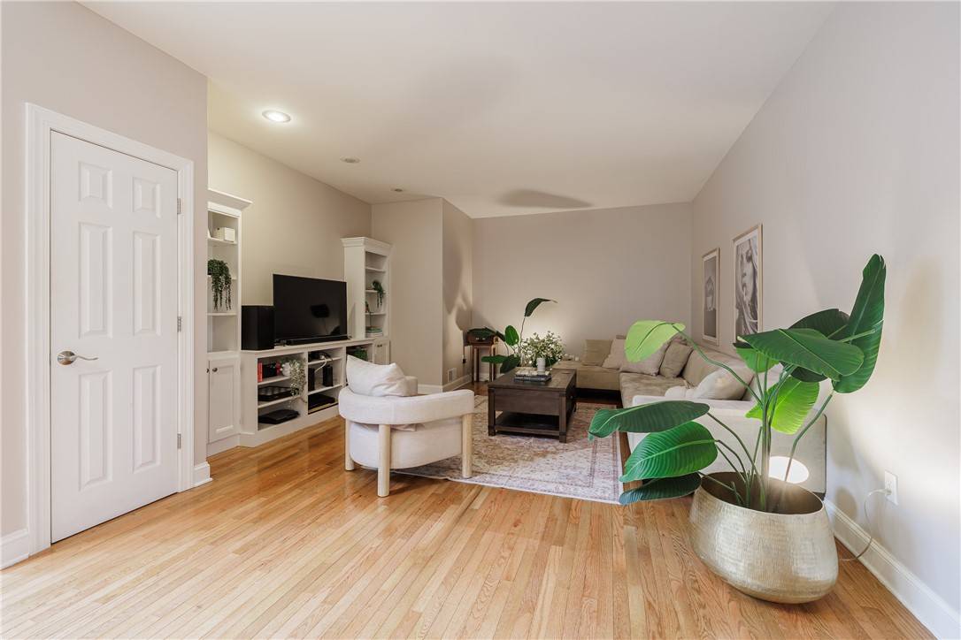 Rochester, NY 14605,52 Windsor ST