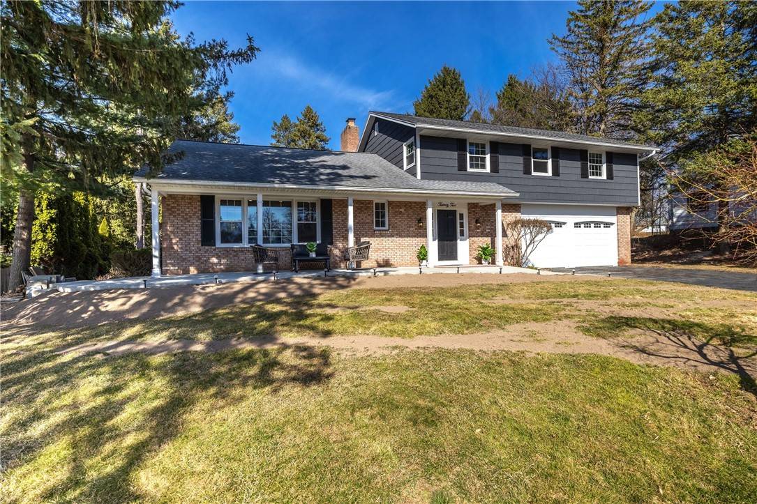 22 Rensselaer DR, Pittsford, NY 14534