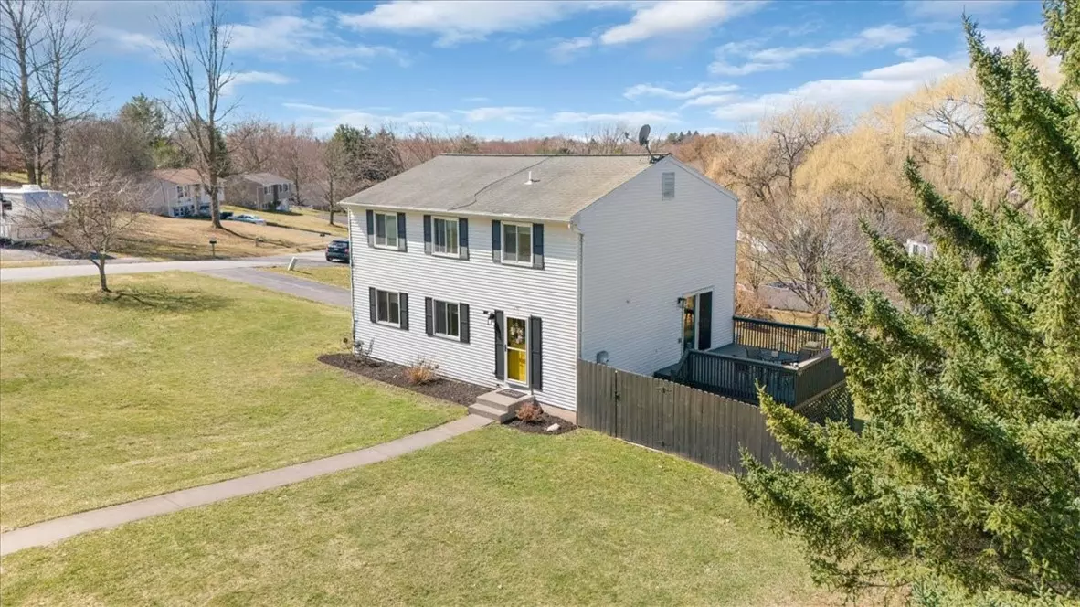 Henrietta, NY 14467,247 Peakview DR