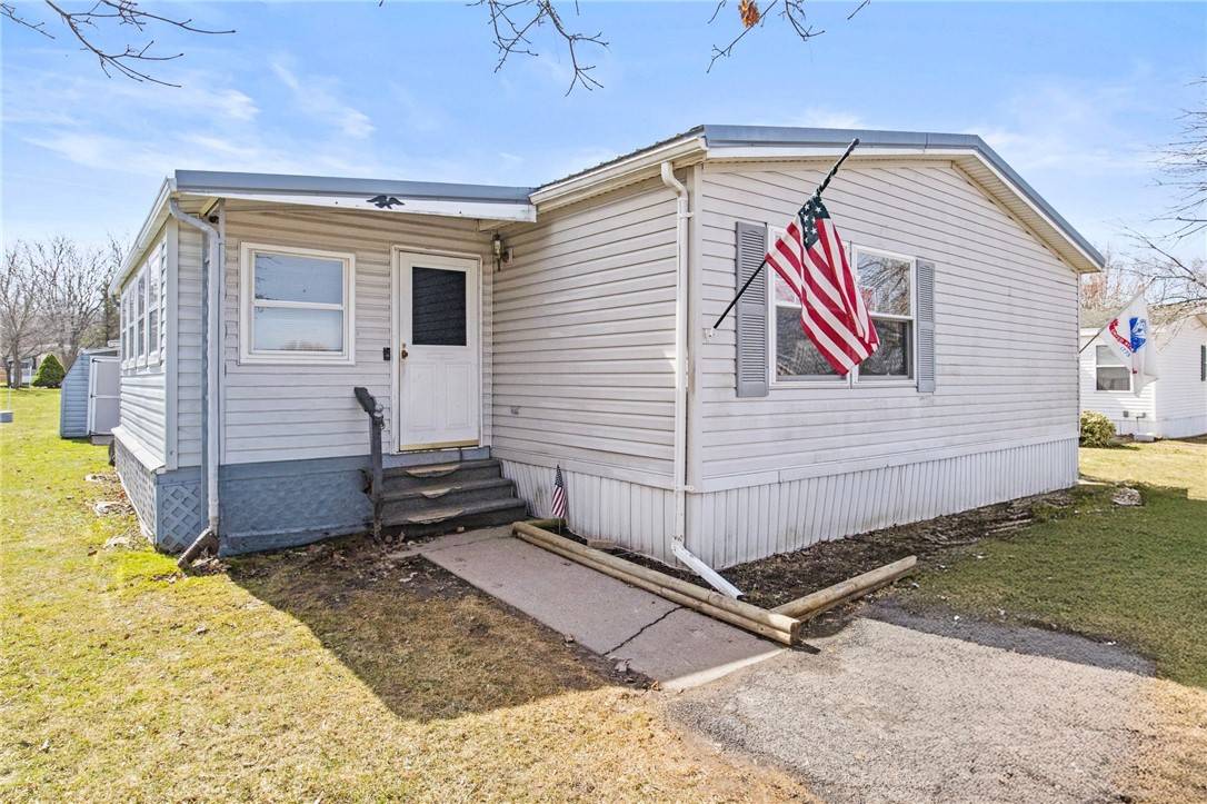 Holley, NY 14470,155 Trinity Dr