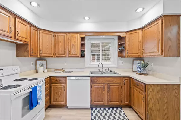 Rochester, NY 14622,191 Pinehill DR