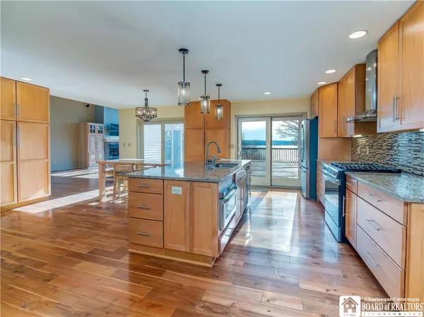 Bemus Point, NY 14712,5464 Crestwood RD