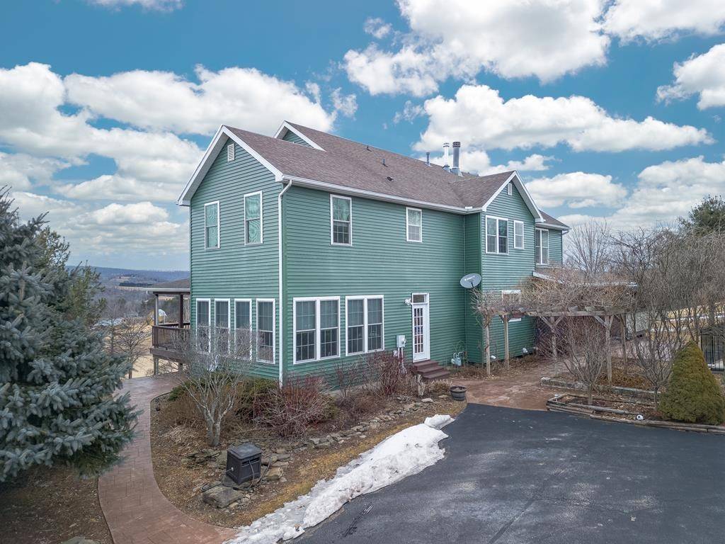 PA 16901,252 Hills Creek RD