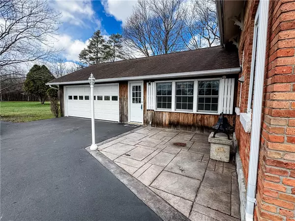 Auburn, NY 13021,7251 School ST