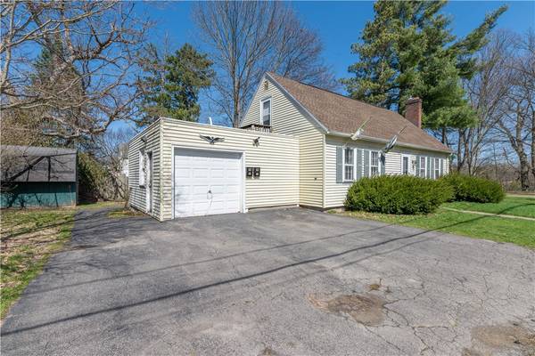 East Rochester, NY 14445,327 E Elm ST