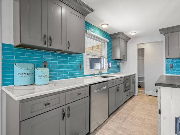 Depew, NY 14043,16 Armond LN