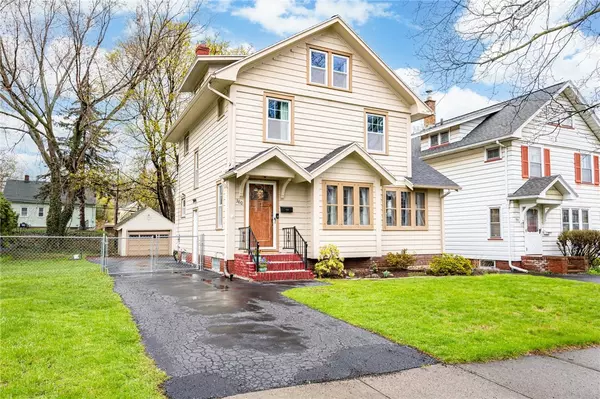 380 Laurelton RD, Rochester, NY 14609