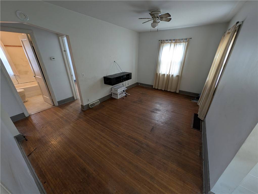 Rochester, NY 14616,859 Britton RD