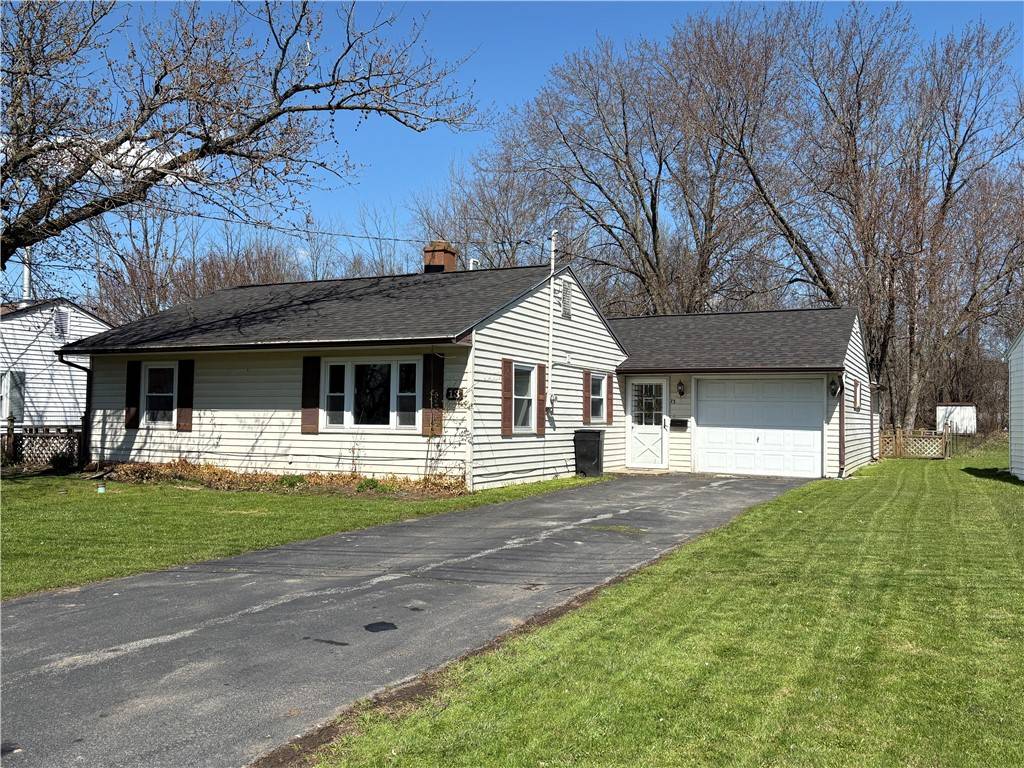 13 Wycliffe RD,  Waterloo,  NY 13165
