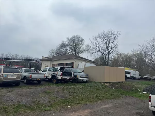 Brockport, NY 14420,8388 W. Ridge RD