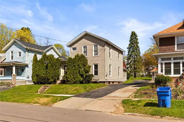 Lyons, NY 14489,11 Sisson ST