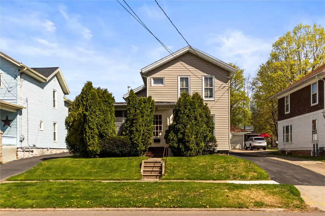 Lyons, NY 14489,11 Sisson ST