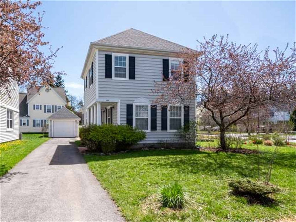44 Schilling LN, Rochester, NY 14618