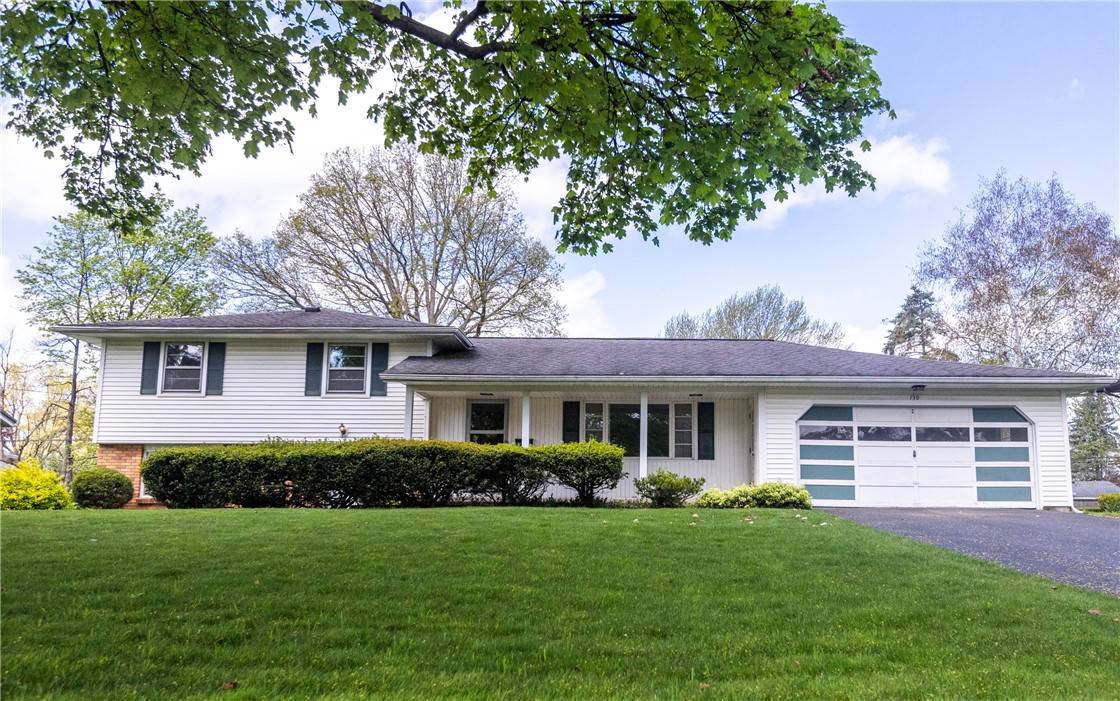139 Rhea CRES, Rochester, NY 14615