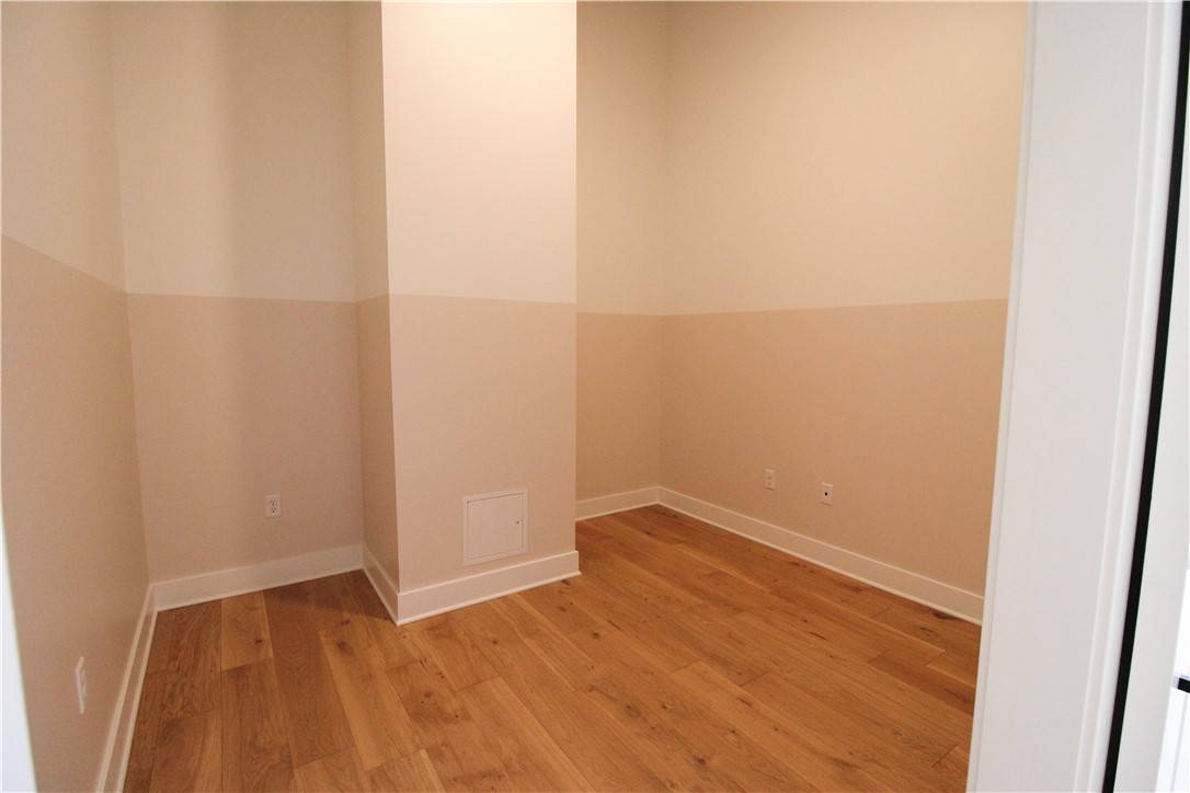 Rochester, NY 14614,30 W Broad ST #405