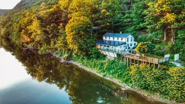 Elmira, NY 14903,1997 Route 352