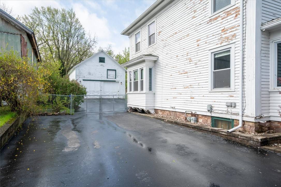 Albion, NY 14411,232 W Park ST