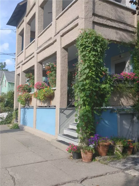 Ithaca, NY 14850,811 N Tioga ST
