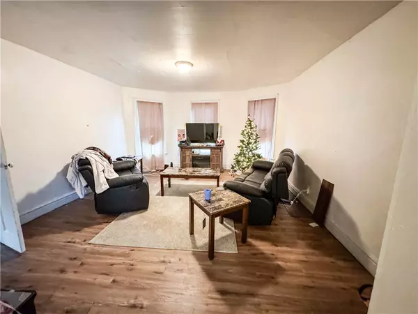Rochester, NY 14605,32 Concord ST