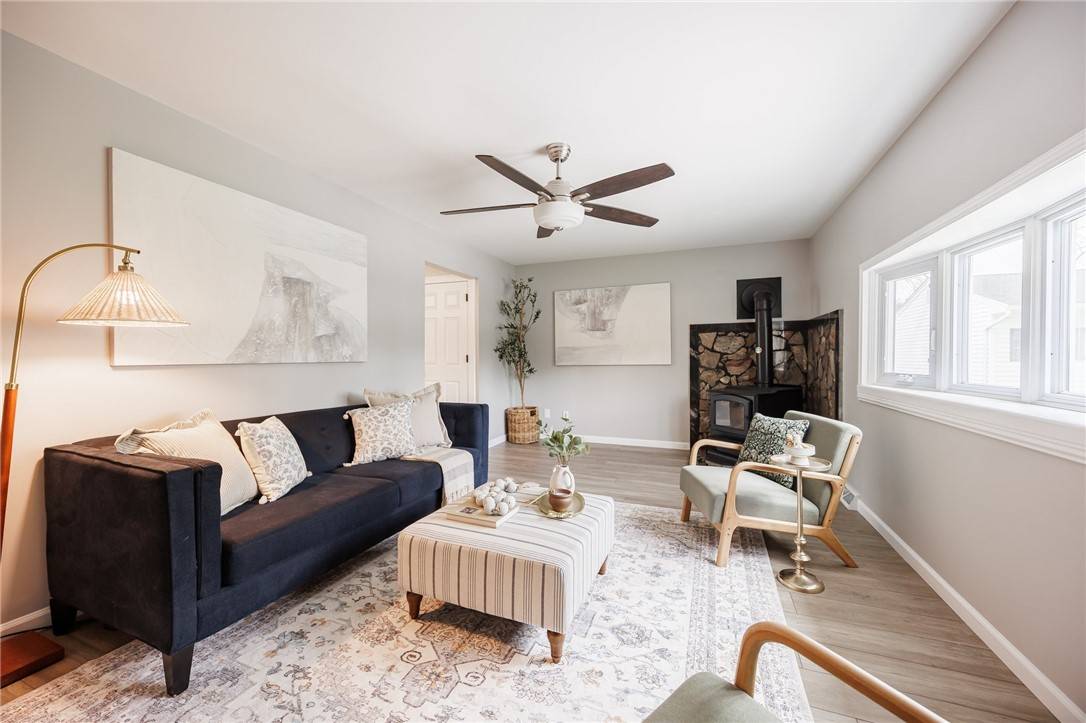 Rochester, NY 14623,152 Colonnade DR