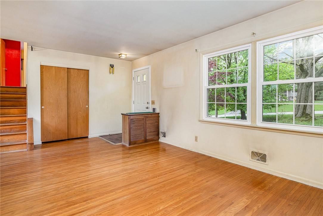 Fairport, NY 14450,1604 Ayrault Rd