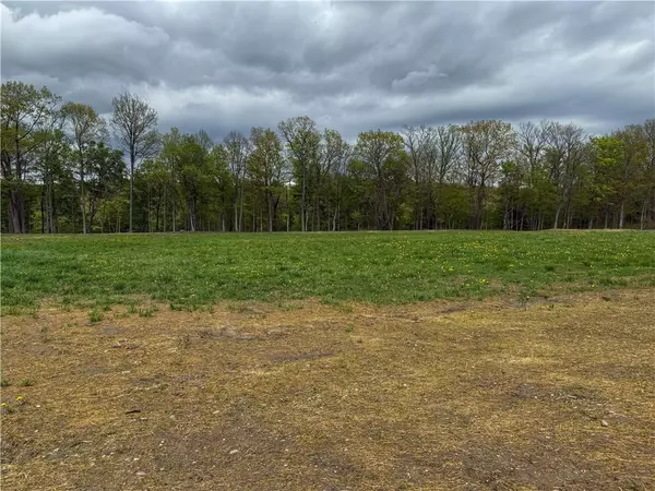 Ithaca, NY 14850,5 (lot # 5) East Shore CIR