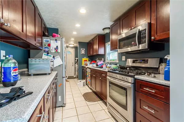 Clifton Springs, NY 14432,49 Silver ST