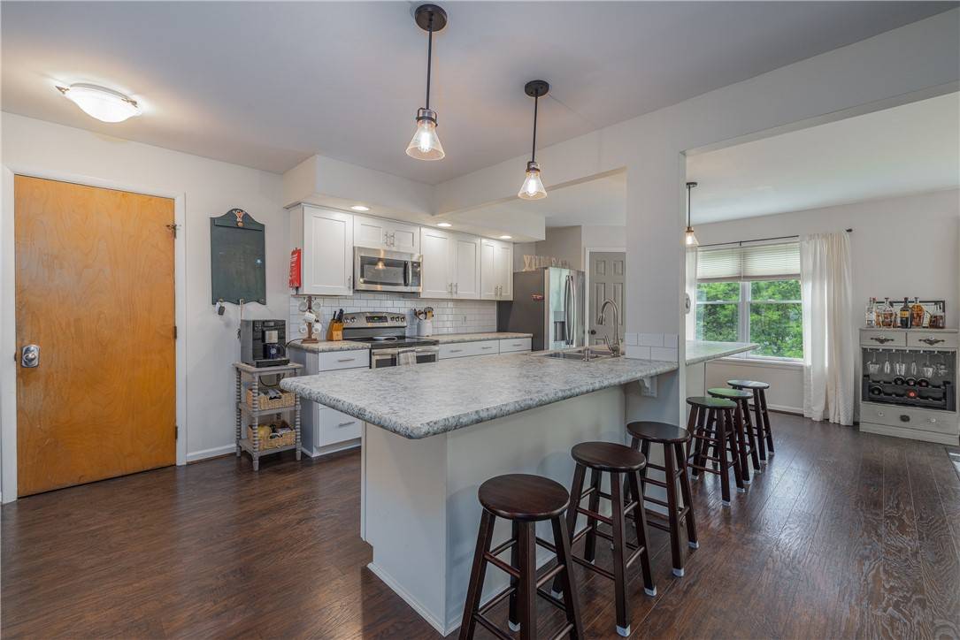 Pittsford, NY 14534,18 PINEHILL DR