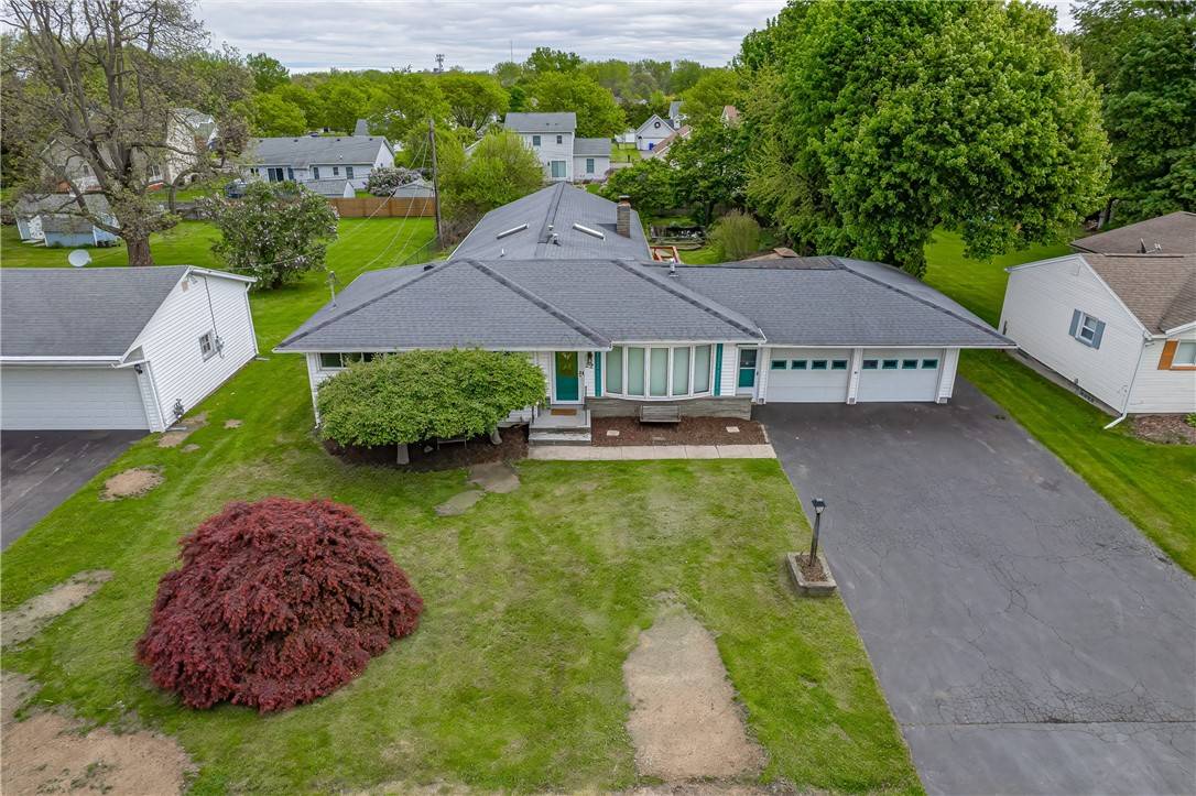 22 APPIAN DR, Rochester, NY 14606