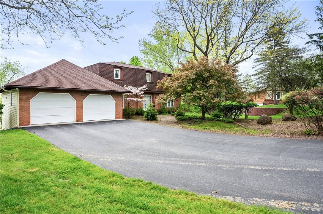 14 Fellview DR, Pittsford, NY 14534
