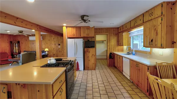 Auburn, NY 13021,5896 W Lake RD