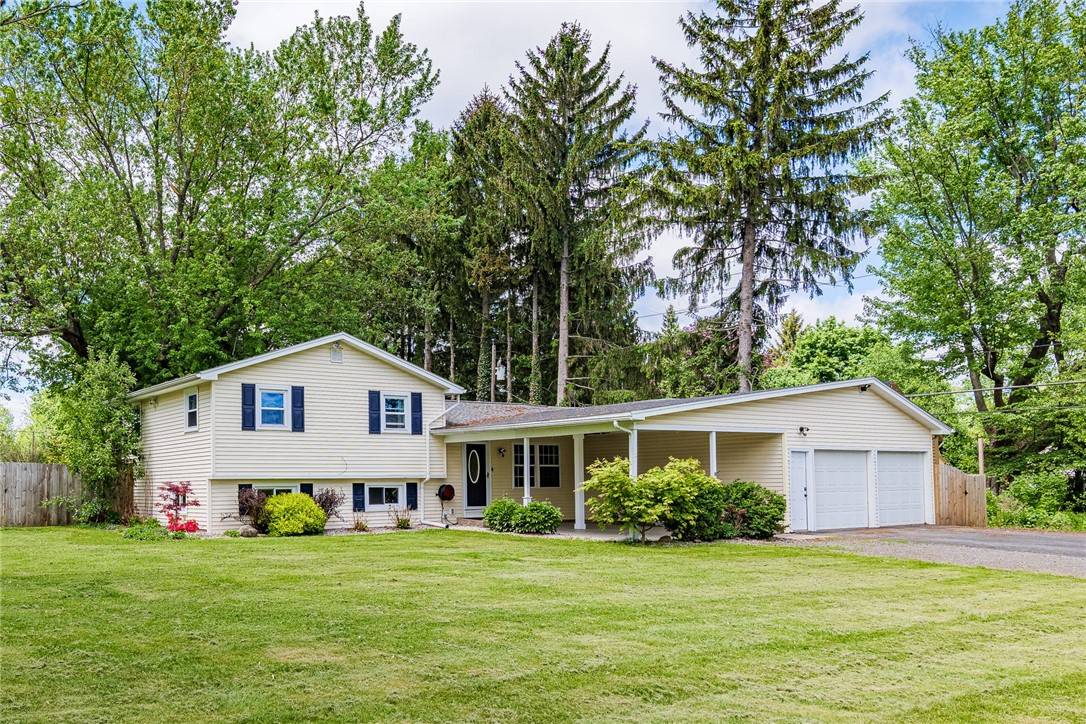 2 Vincor DR, Rochester, NY 14624